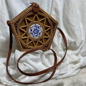 Crossbody straw purse
